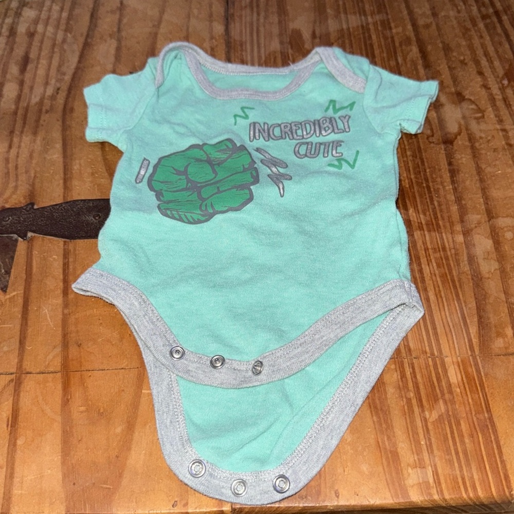 Short sleeve 3-6 months onesie